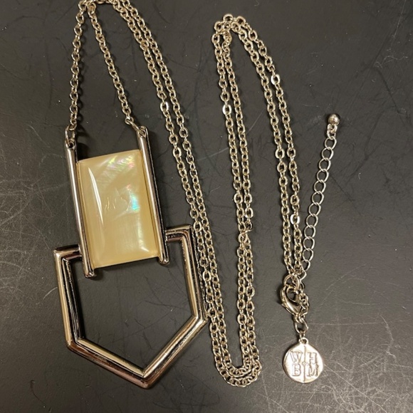 WHBM White House Black Market Mother of Pearl Pendant Vintage Necklace - Picture 3 of 6